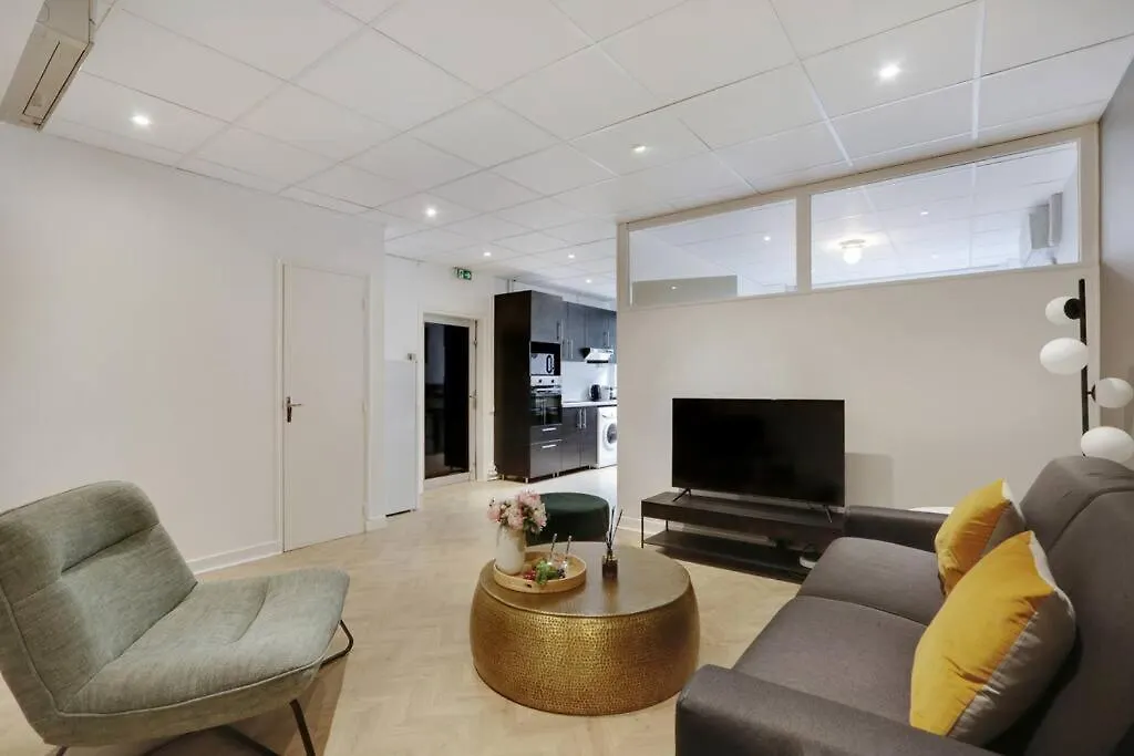 Beautiful 4p/1br Champs Elysees